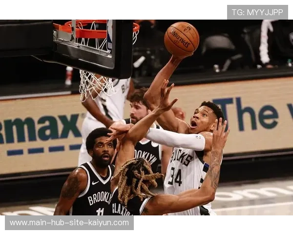 雄鹿字母哥缺阵影响内线 大洛佩兹联防作用突出